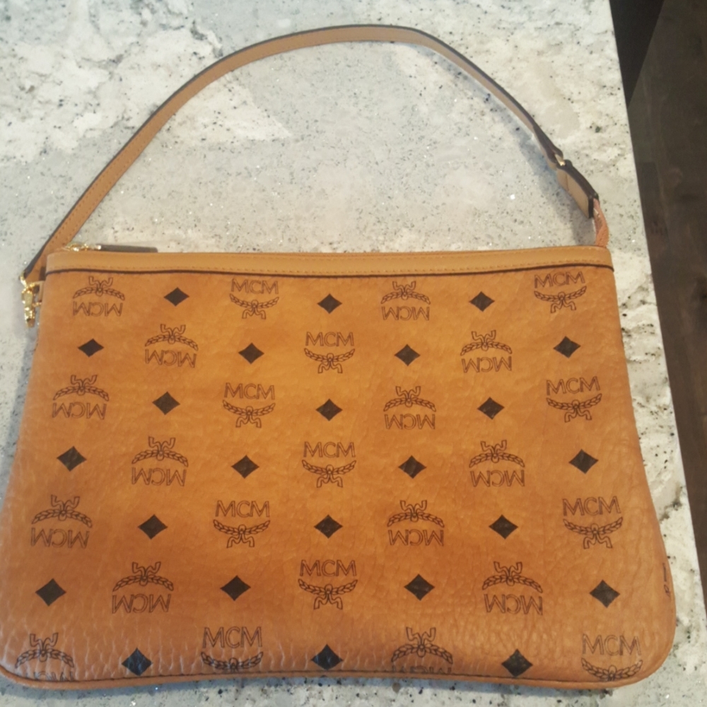 MCM WRISTLET